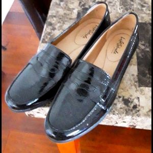 Ladies 11W Loafers